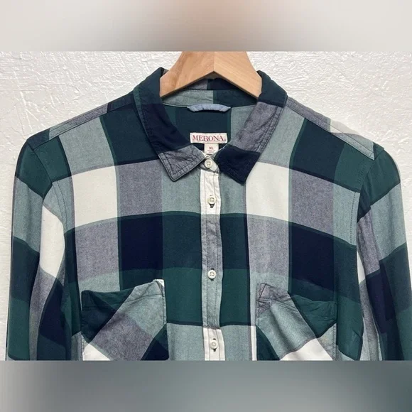 WOMEN’S - Merona Plaid Flannel Button Up Shirt - XL - Picture 2 of 10
